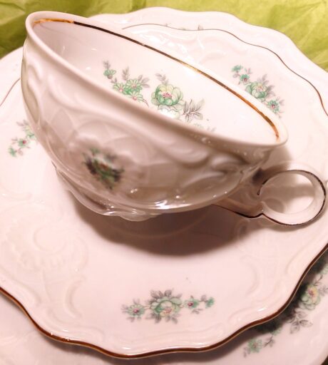 set-cadou-portelan-fin-cosmetice-lumanare-parfumata-printesa-de-verde-4