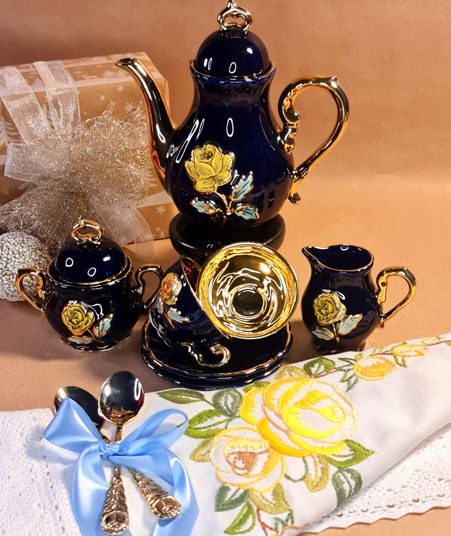 GOLDEN ROSE # PORȚELAN ALBASTRU COBALT DECORAT CU AUR, DE COLECȚIE